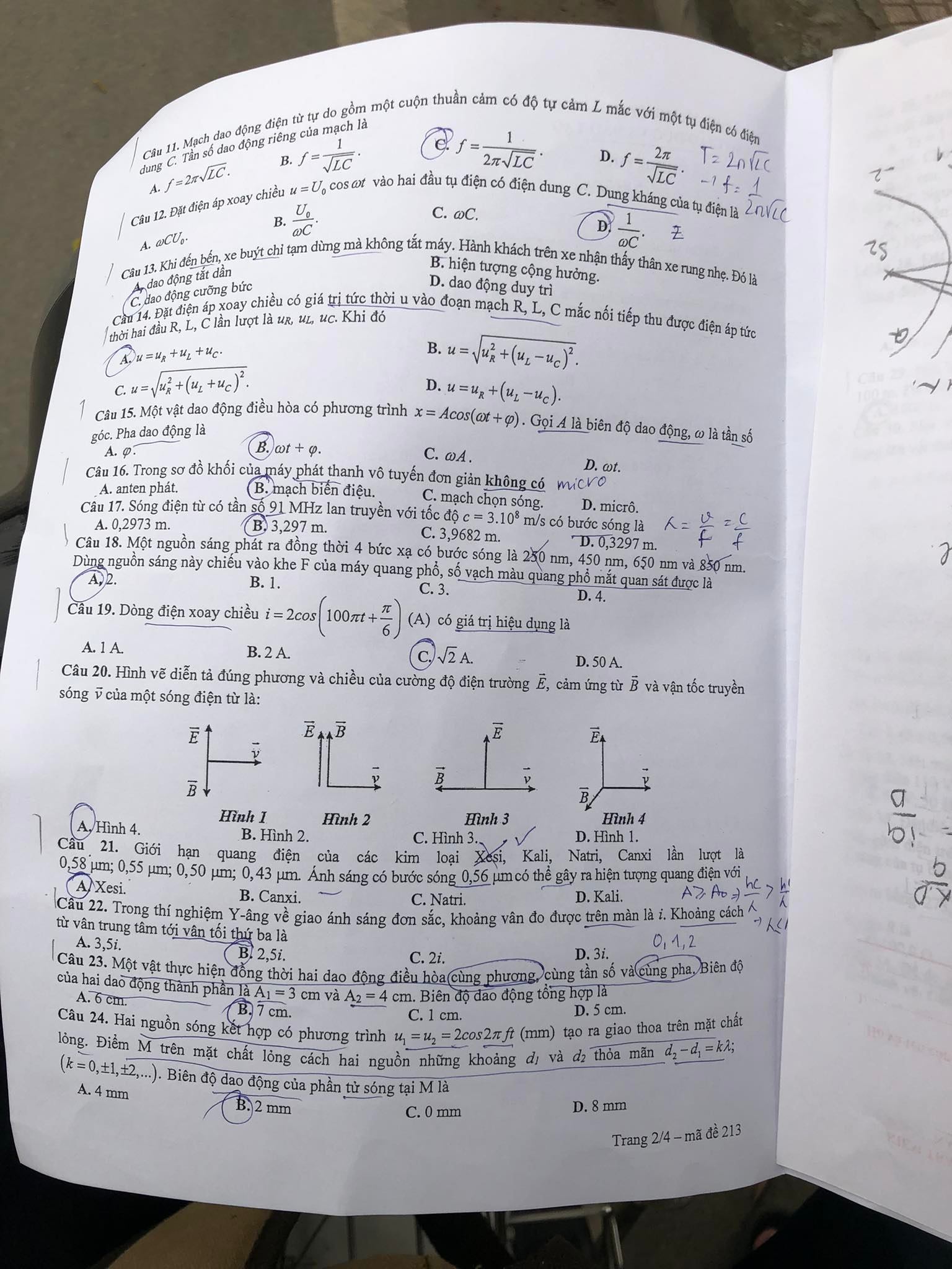 Đề thi thử môn vật lý THPT Quốc Gia 2023 TP Hà Nội có đáp án