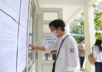 thu-khoa-khoi-a-truot-it1-min