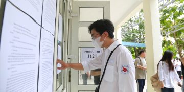 thu-khoa-khoi-a-truot-it1-min