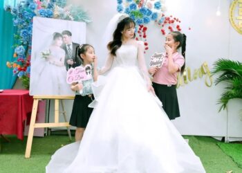 van-ta-chi-gai-lop-5-ngan-gon