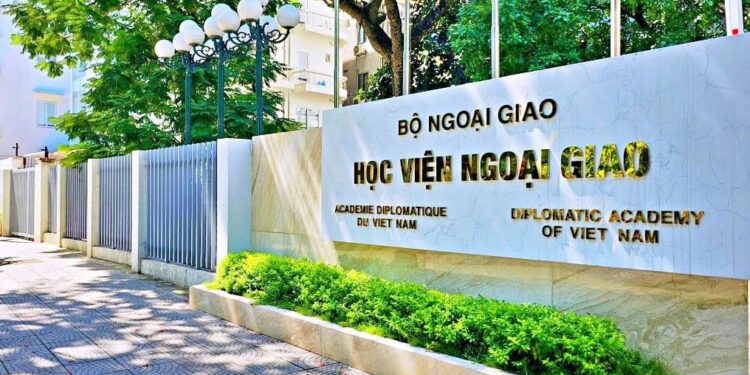 Ngôn ngữ Anh học trường nào tốt ở Hà Nội và TPHCM 2024?