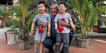 Viết bài văn biểu cảm về ông ngắn gọn lớp 7 3 mẫu