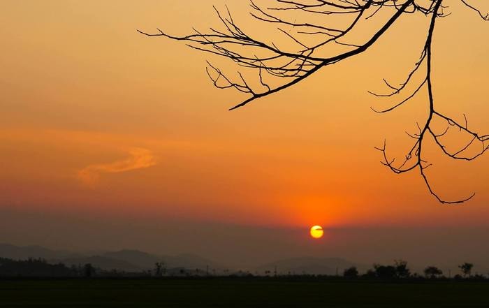  Tả cảnh hoàng hôn trên quê hương em lớp 5 ngắn gọn