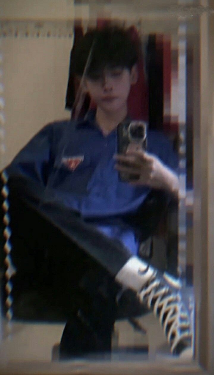 Một loạt ảnh trai đẹp K9 được chia sẻ rộng rãi trên khắp mạng xã hội