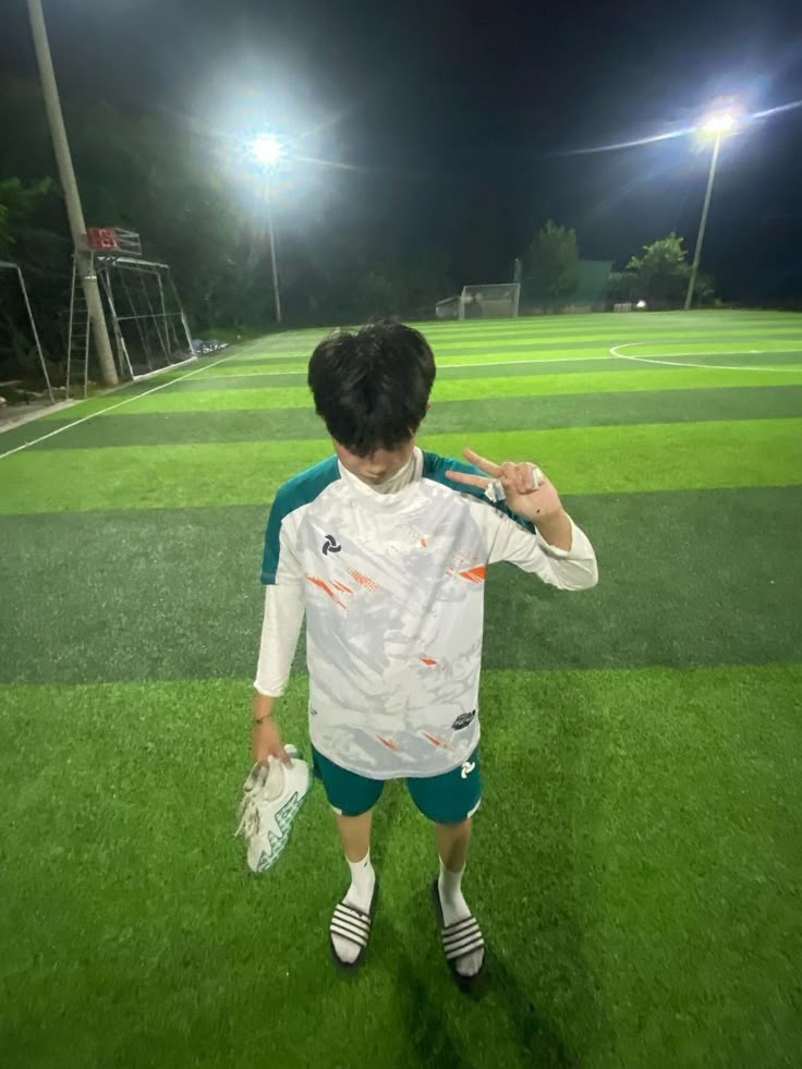 Ảnh trái K9 đá bóng