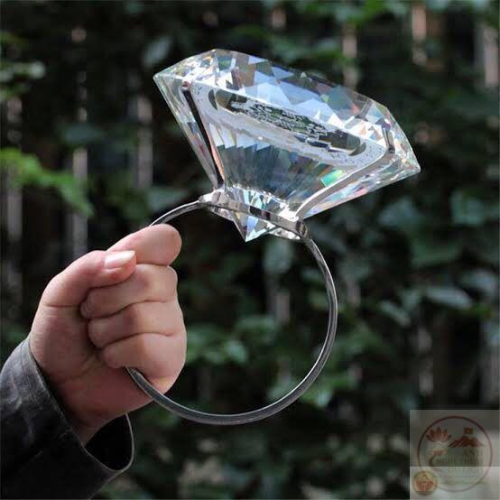 Dân mạng chia sẻ rầm rộ hình chế cầu hôn đầy sự sáng tạo và hài hước