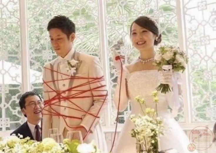 Một bức hình cưới hài hước khiến mọi người phải dừng lại và cười nghiêng ngả