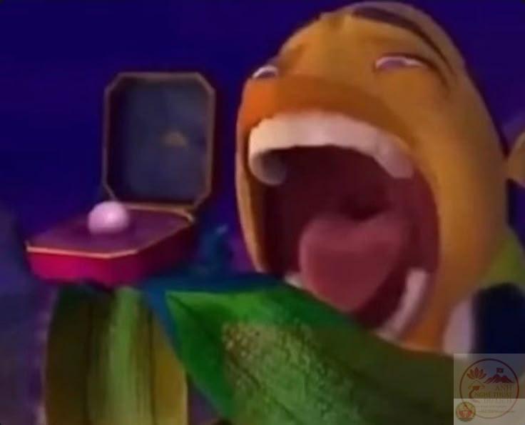 Một đoạn status kèm hình cầu hôn chế khiến cả group dậy sóng bình luận