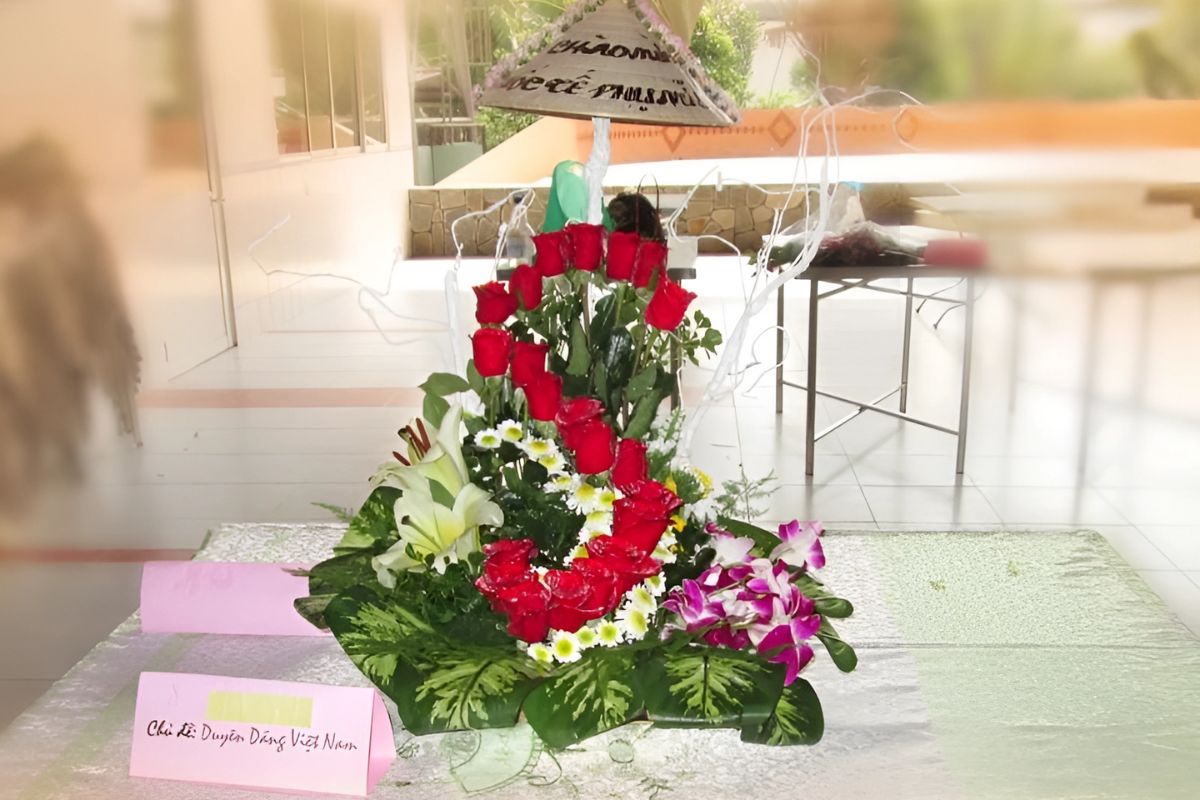 Cắm hoa 8/3 chủ đề duyên dáng Việt Nam