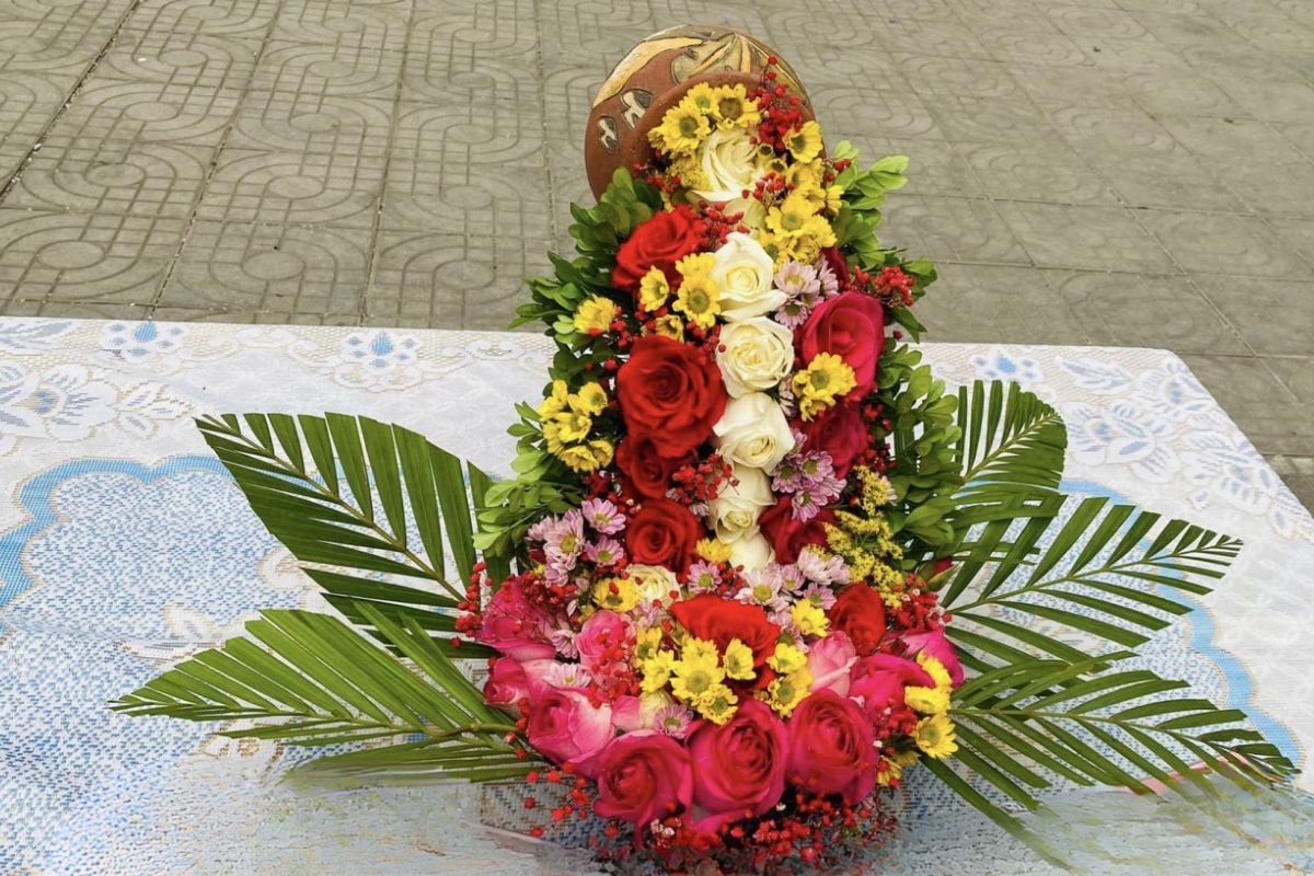 Cắm hoa 8/3 chủ đề Sắc màu phụ nữ