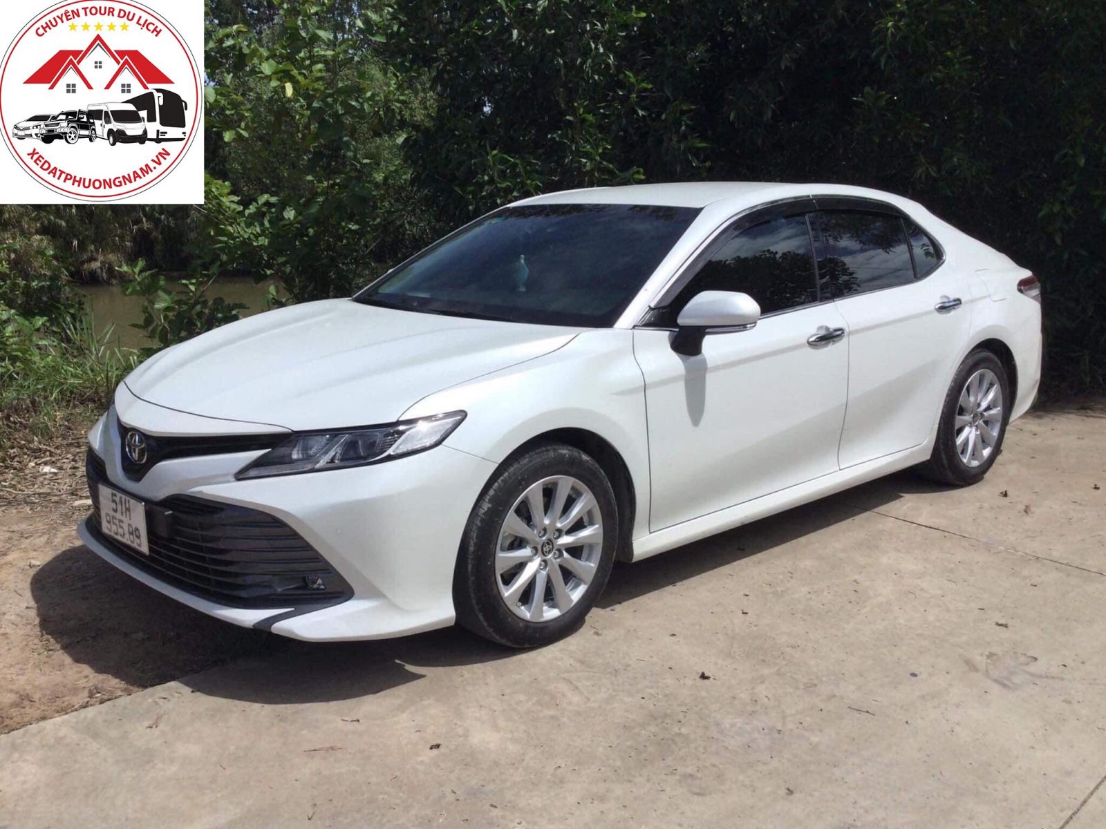 thuê xe 4 chỗ hcm