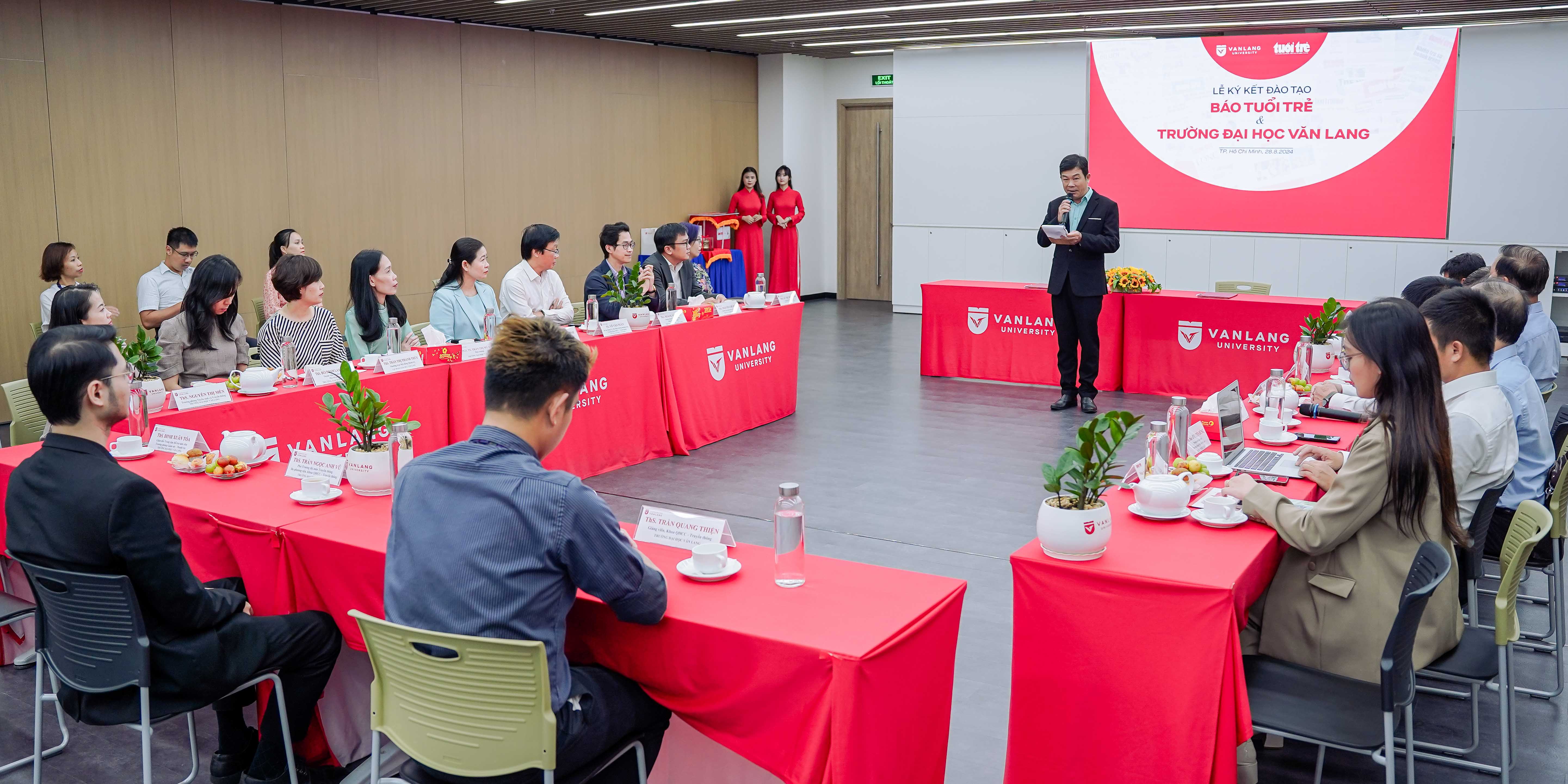 vlu-bao-tuoi-tre-ky-ket-hop-tac-voi-vlu-nang-tam-dao-tao-sinh-vien-truyen-thong-a.jpg