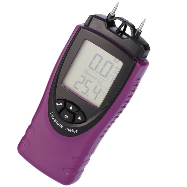 Máy đo độ ẩm tường trước khi sơn tường bị loang màu