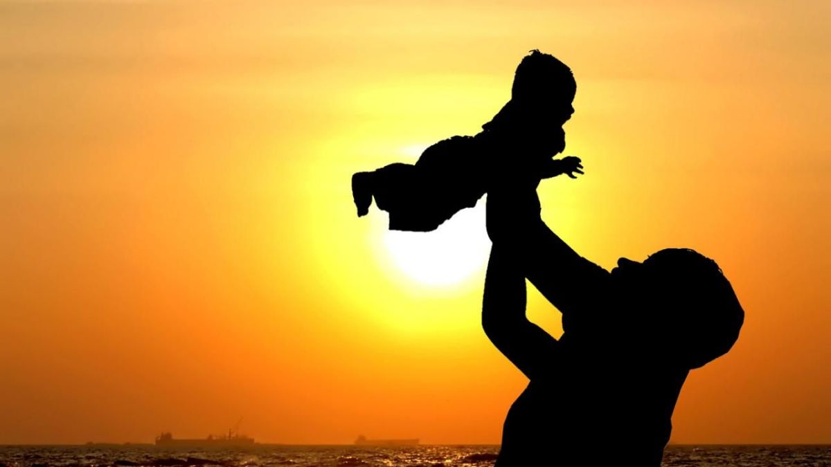 Bài thơ Cha là ngọn đèn đặc sắc về tình cảm của người cha