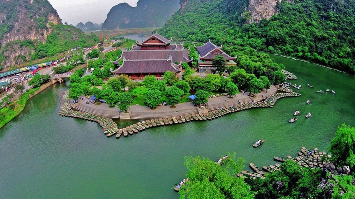 Quẩn thể danh thắng Tràng An là danh lam thắng cảnh Việt Nam