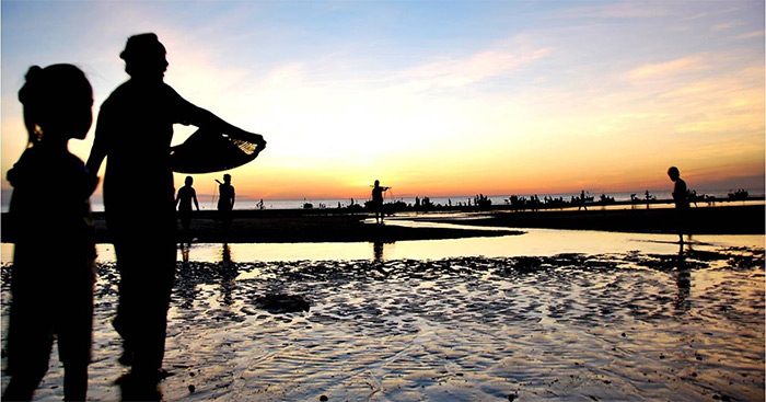 phan tich chiec thuyen ngoai xa nguoi dan ba 3