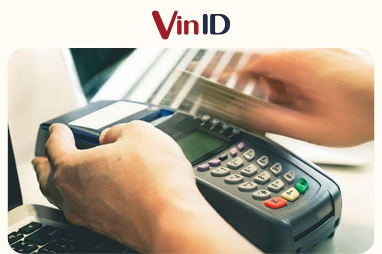 Thanh toán qua máy POS