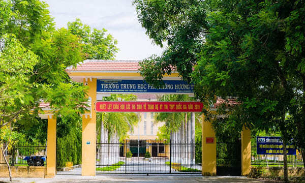 Đánh giá Trường THPT Hương Trà - Huế có tốt không