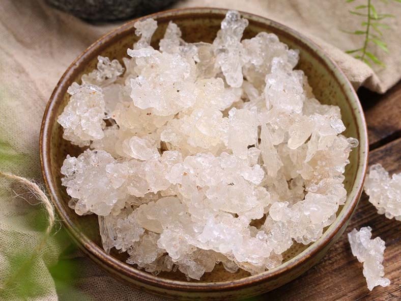 nen-ngam-tuyet-yen-bang-nuoc-nong-hay-lanh-bi-quyet-ngam-tuyet-yen-nhanh-no-1 Cropped.jpg