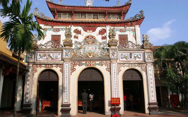 Đi lễ phủ Tây Hồ khấn như thế nào?