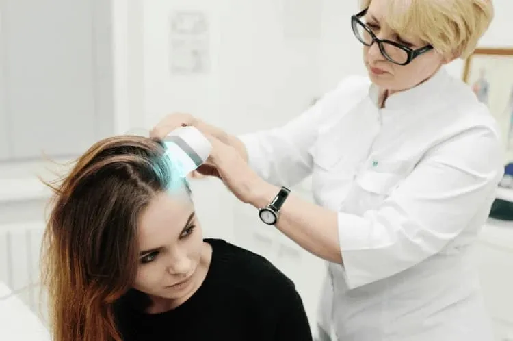 cách trị hói tóc ở nữ bằng laser