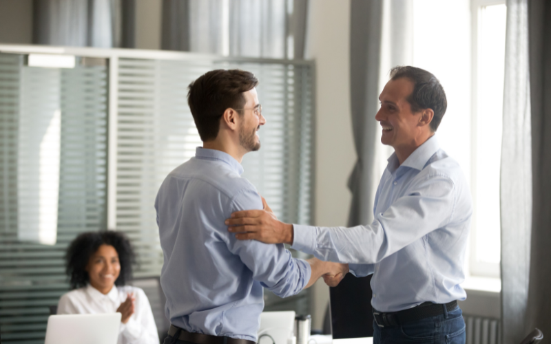 Cách chốt sale khi khách hàng chê đắt hiệu quả, khéo léo