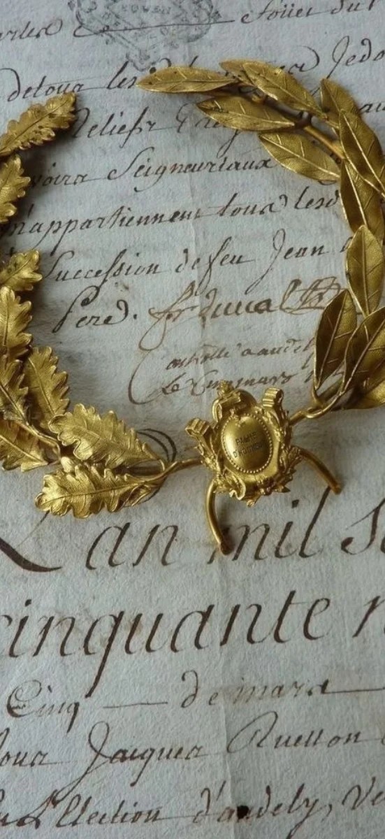 Hình nền vòng nguyệt quế nền tối, tôn chủ thể, phù hợp màn OLED