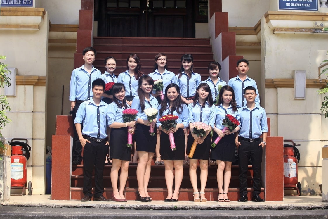 Học viện ngoại giao ra làm gì?