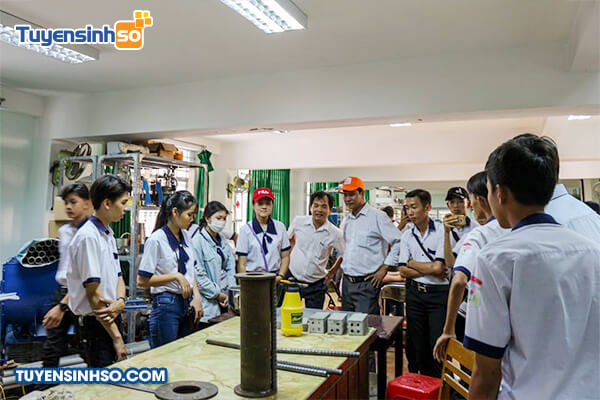 hoc phi truong dai hoc xay dung mien tay 1