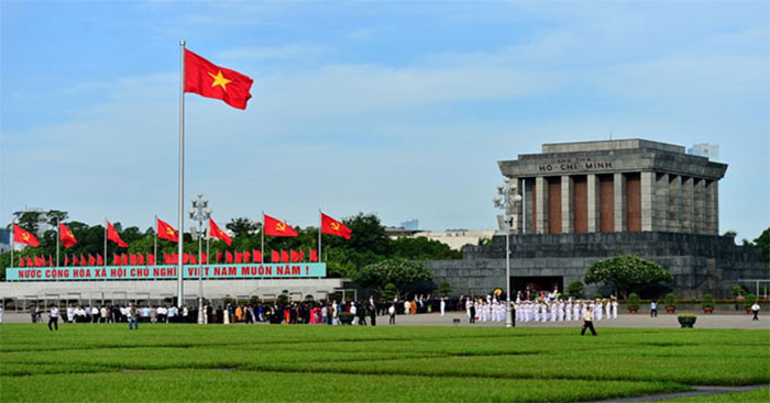 Phân tích khổ thơ cuối bài Viếng lăng Bác