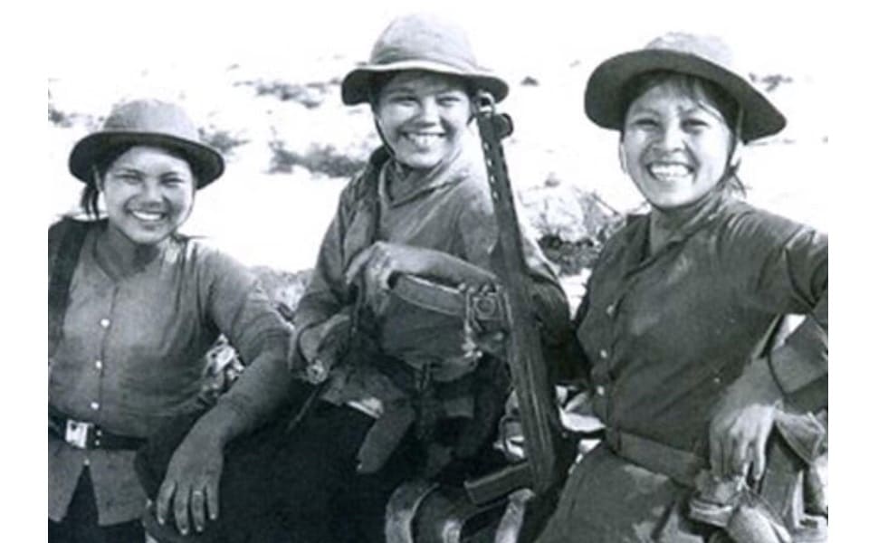 Dàn ý phân tích truyện ngắn Những ngôi sao xa xôi