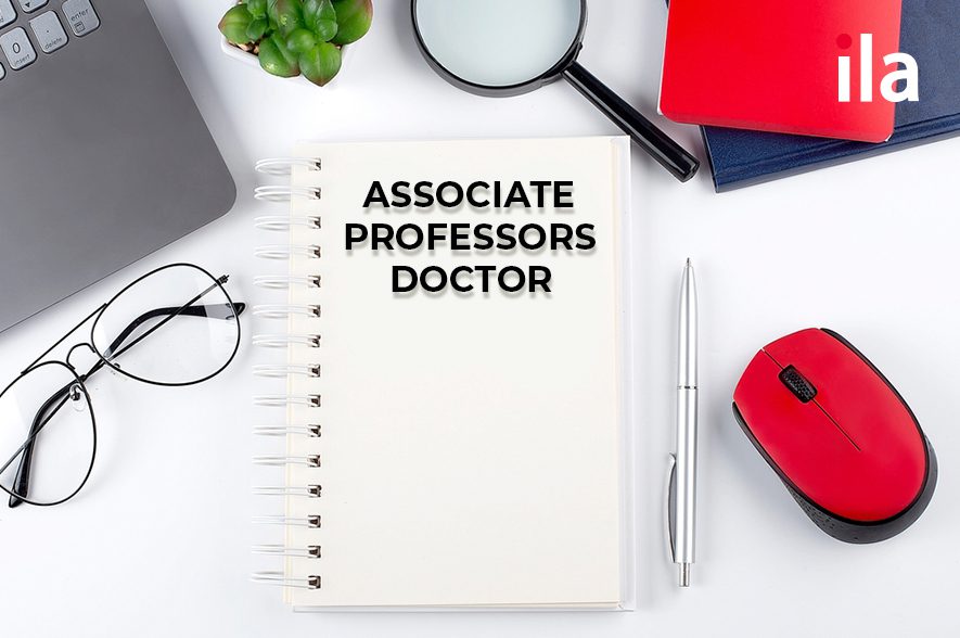 pho giao su tien si tieng anh la gi