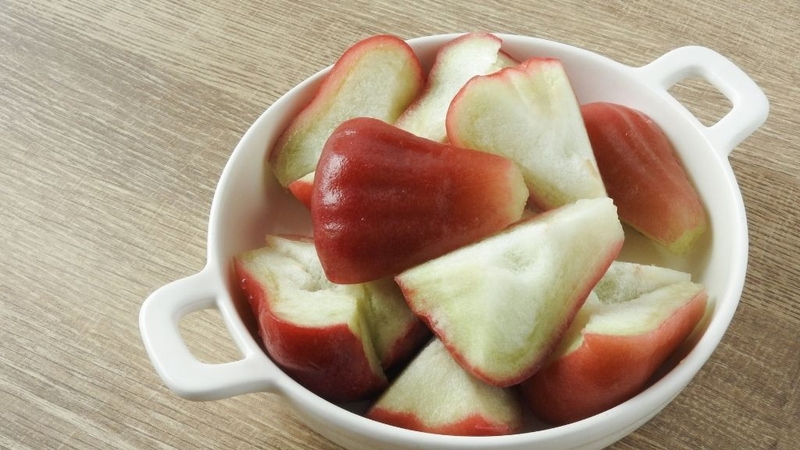 Quả roi (mận miền Nam) là một loại cây thuộc họ Myrtaceae