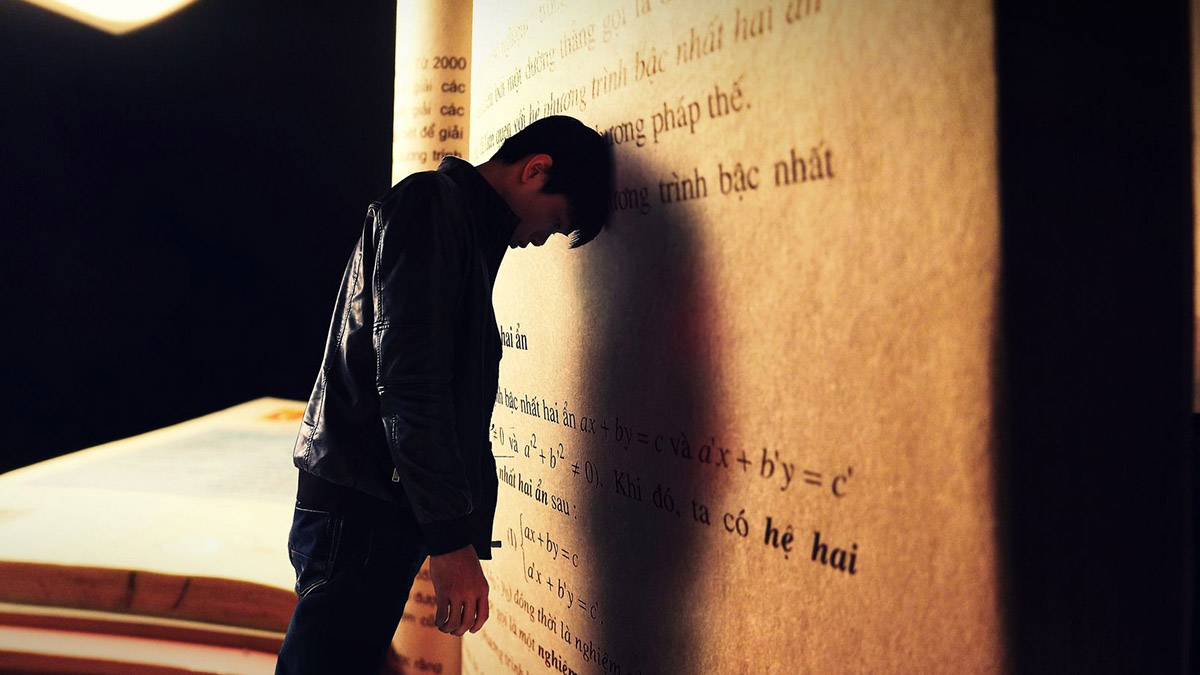 STT buồn vì áp lực công việc, mệt mỏi, bế tắc