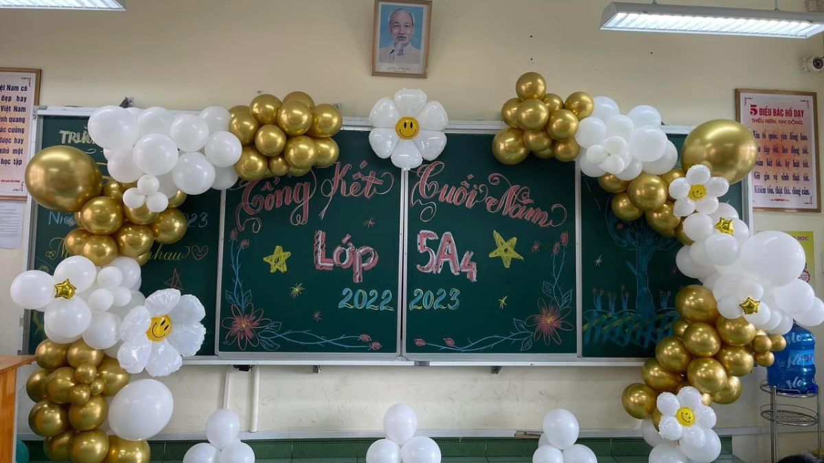 Trang trí bảng bằng phụ kiện