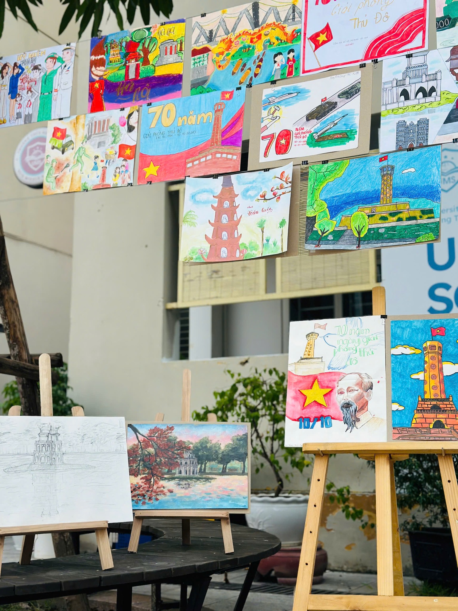 tranh ve ve ha noi cua hoc sinh 12