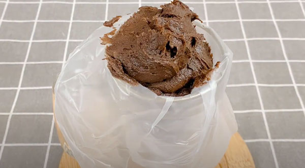 Làm võ bánh đồng tiền cacao