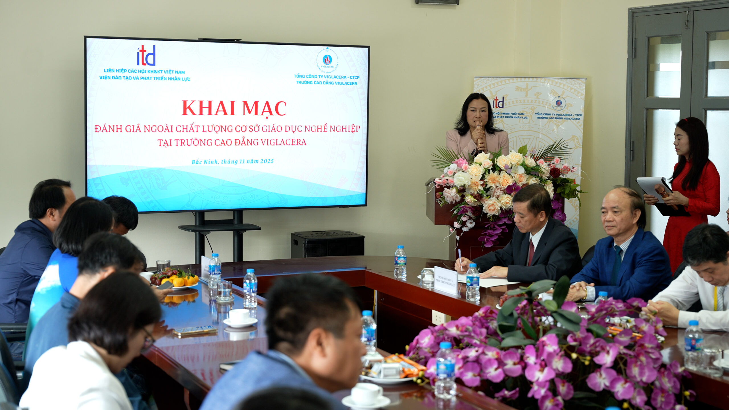 truong cao dang viglacera 1