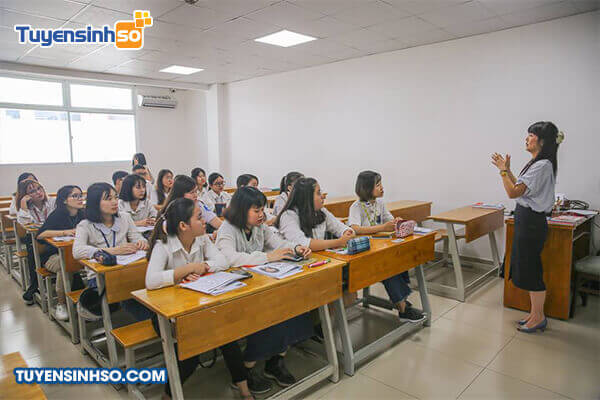 truong dai hoc cong nghe tp hcm hutech hoc phi 2