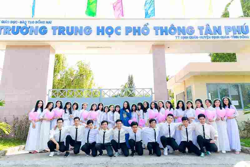 đánh giá Trường THPT Tân Phú có tốt không