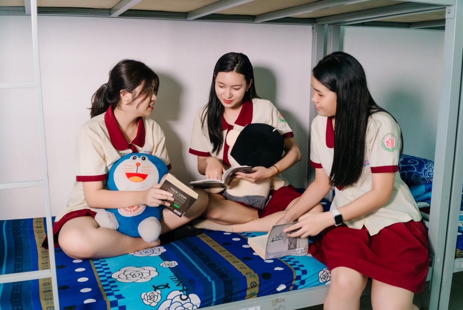 truong trung hoc pho thong hoa sen 14