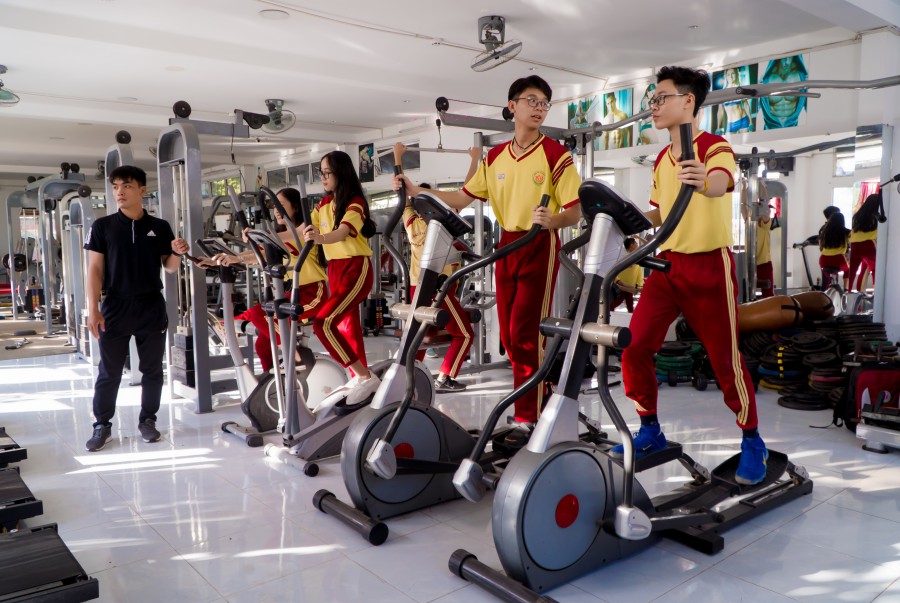 truong trung hoc pho thong hoa sen 8