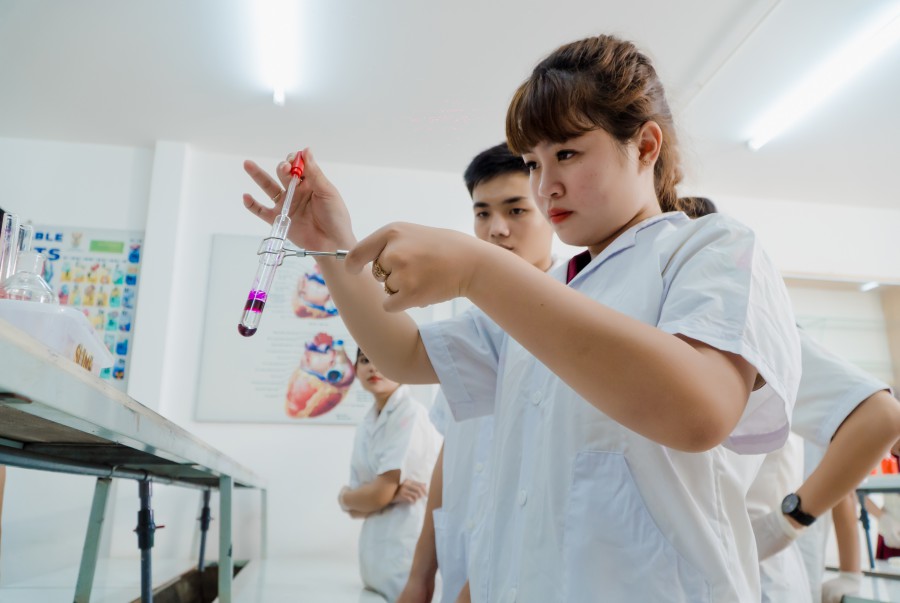 truong trung hoc pho thong hoa sen 9