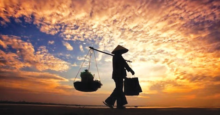 Dàn ý phân tích nhân vật bà cụ Tứ