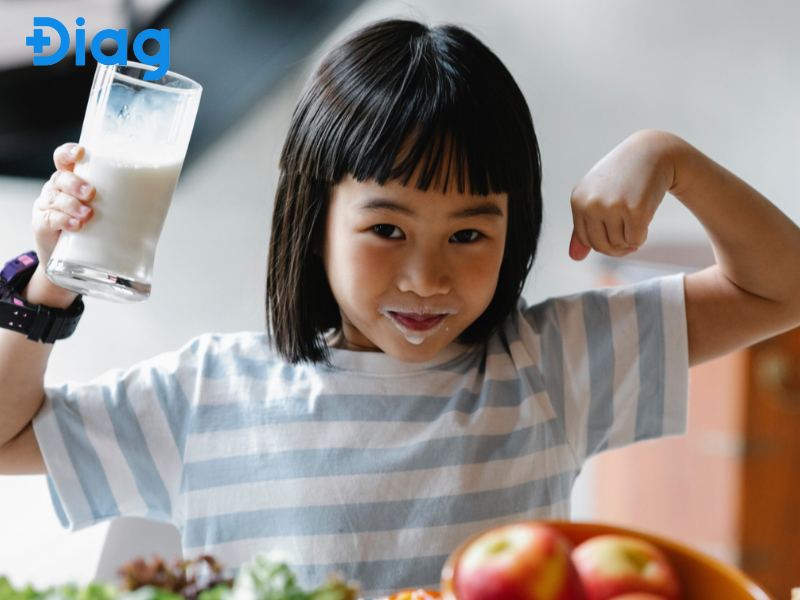 Đạm hỗ trợ phát triển cơ, xương cho trẻ nhỏ