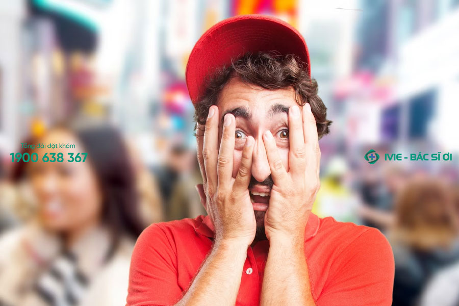 Hội chứng sợ đám đông vừa đi kèm rối loạn hoảng sợ có thể khiến người bệnh bị mất kiểm soát hoàn toàn