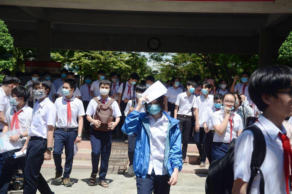 67,3% bài thi môn Ngữ văn trong kỳ thi tuyển sinh lớp 10 có điểm trung bình trở lên. Ảnh: AN