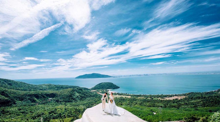 Đèo Hải Vân nằm giữa hai tỉnh nào và cao bao nhiêu mét