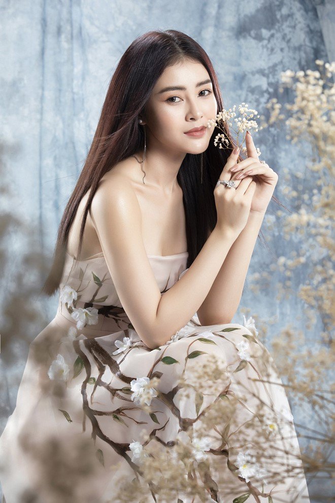 Lý Kim Thảo cũng là một mỹ nhân của vùng đất Bạc Liêu. Không chỉ là một diễn viên, người mẫu cô từng đăng quang một cuộc thi nhan sắc.