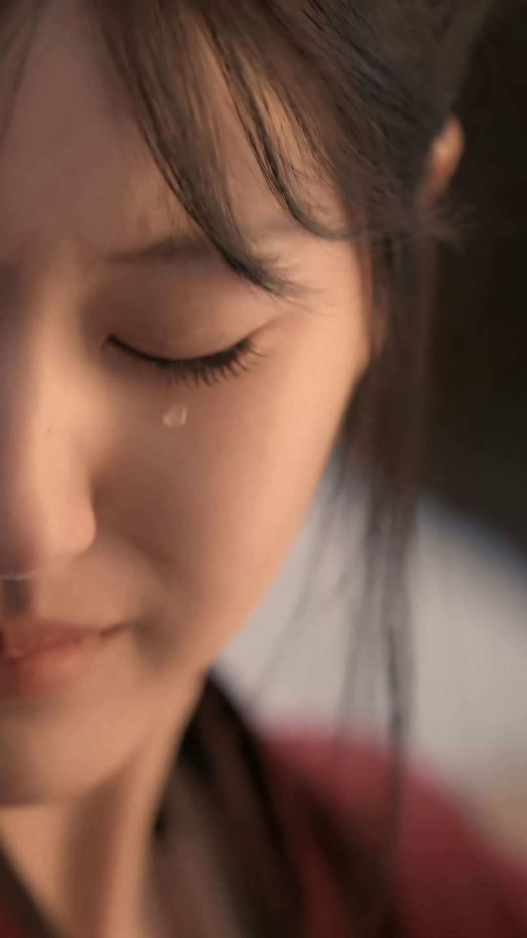 co gai nham mat giot le roi noi dau nghen ngao 1920px 1080px full hd